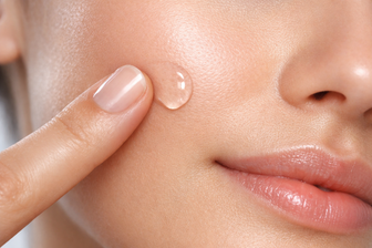 Niacinamide (vitamine B3) is een van de meest veelzijdige ingrediënten in huidverzorging.